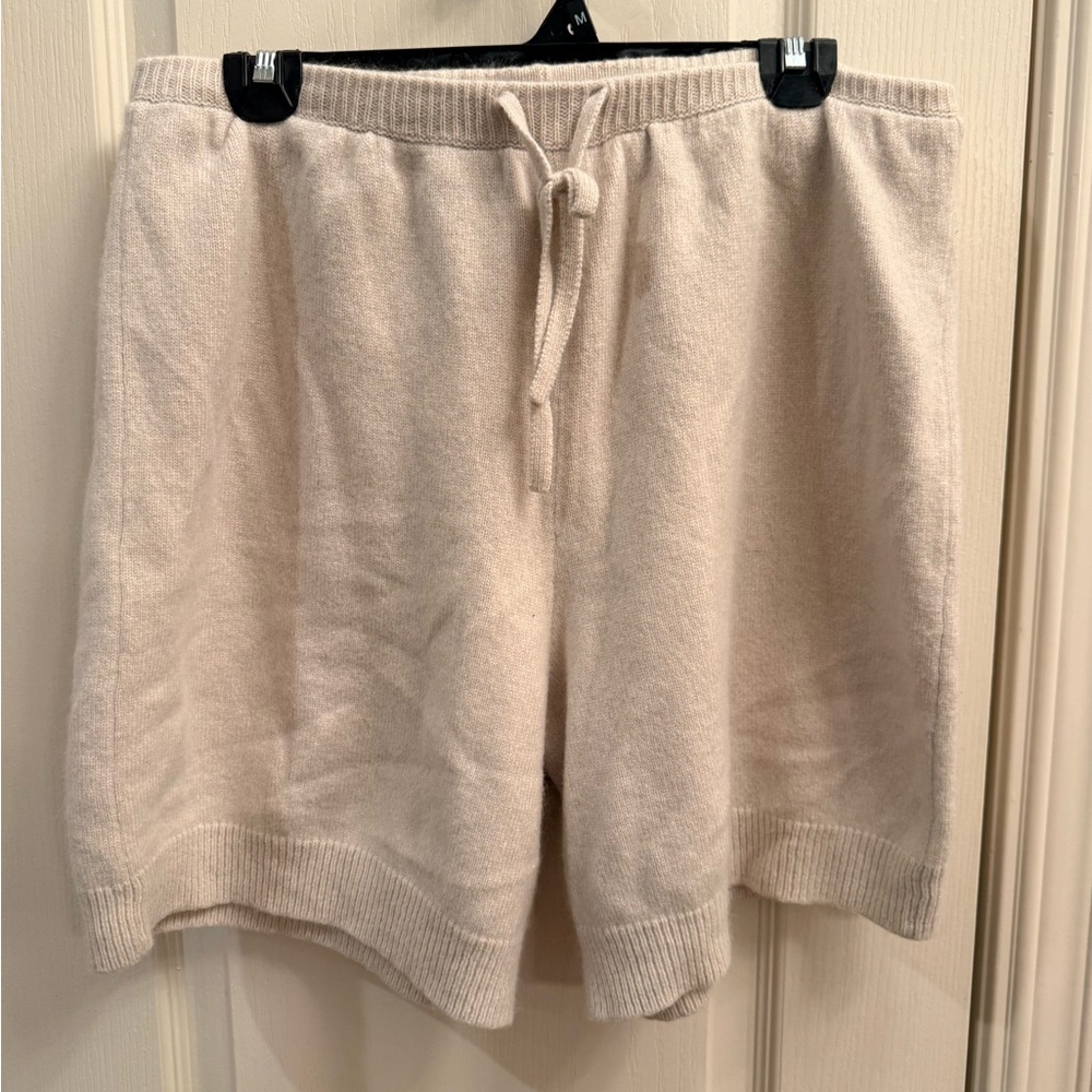 J. Crew Cream Knit shorts. Size large